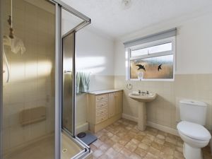 Family shower room- click for photo gallery